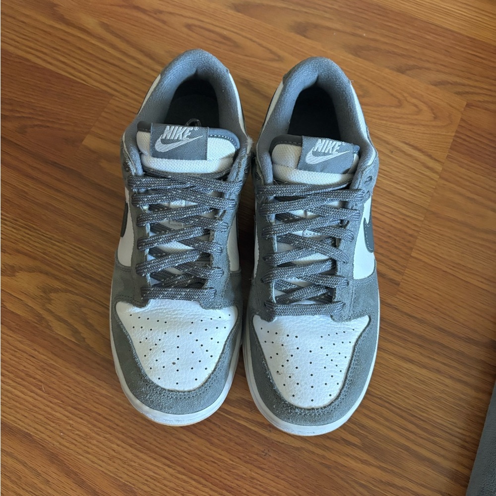 Nike Men's Gray Sneakers